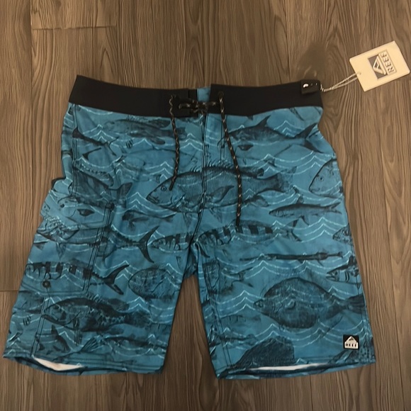 Reef Other - NWT reef board shorts size 32